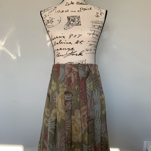 Flowy Print Skirt - Picture 2 of 7